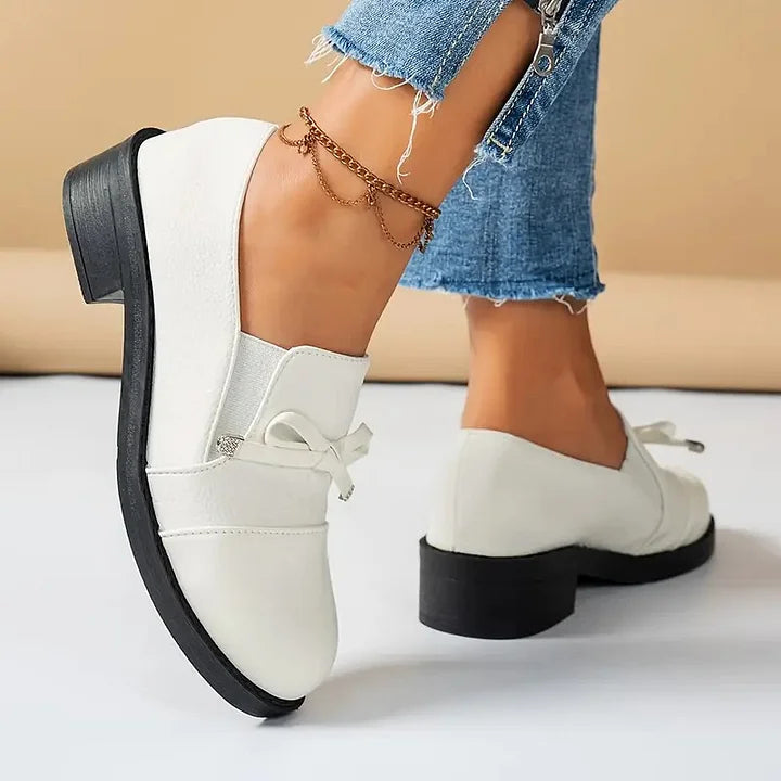 Marvina - Mocasines Elegantes Con Punta Redonda y Lazo Decorativo