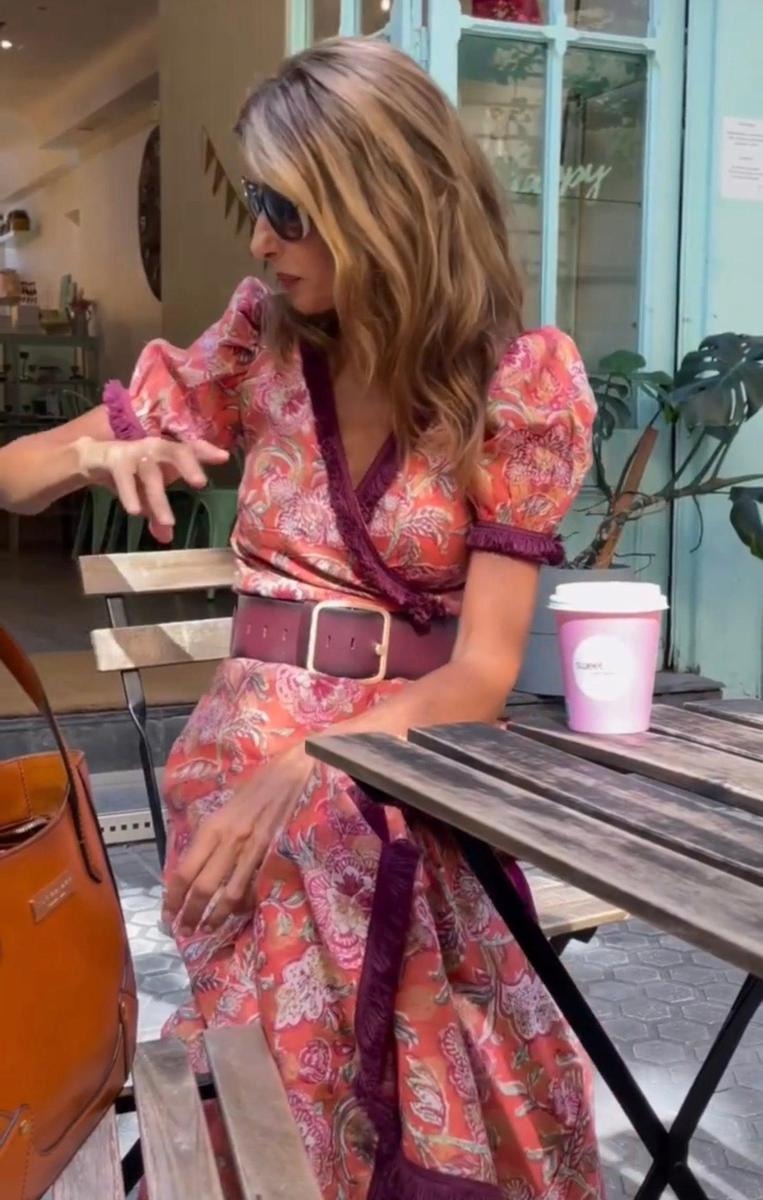 Eliett - Vestido Largo con Mangas Cortas Abullonadas y Falda Asimétrica