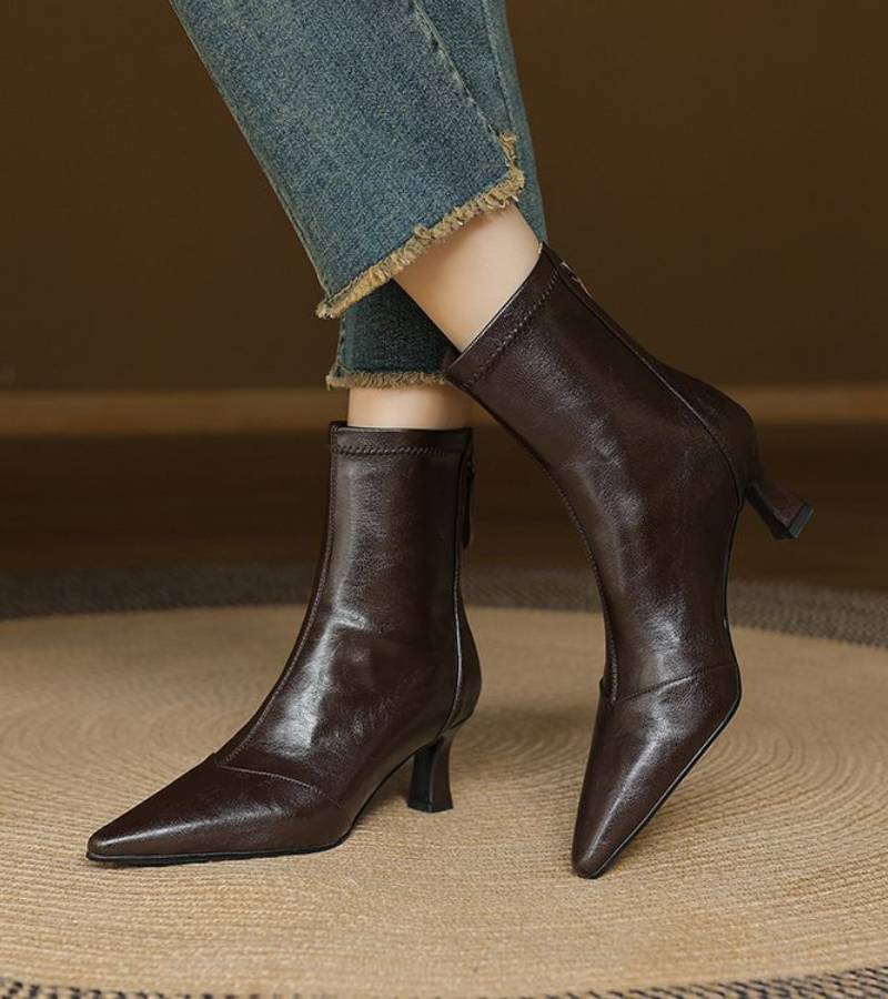 Sanduni - Botines de Cuero Con Tacón Medio