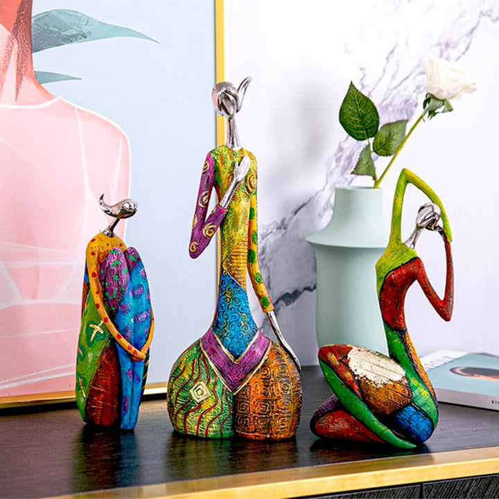 ArtMira - Estatuas Abstractas De Mujeres Coloridas