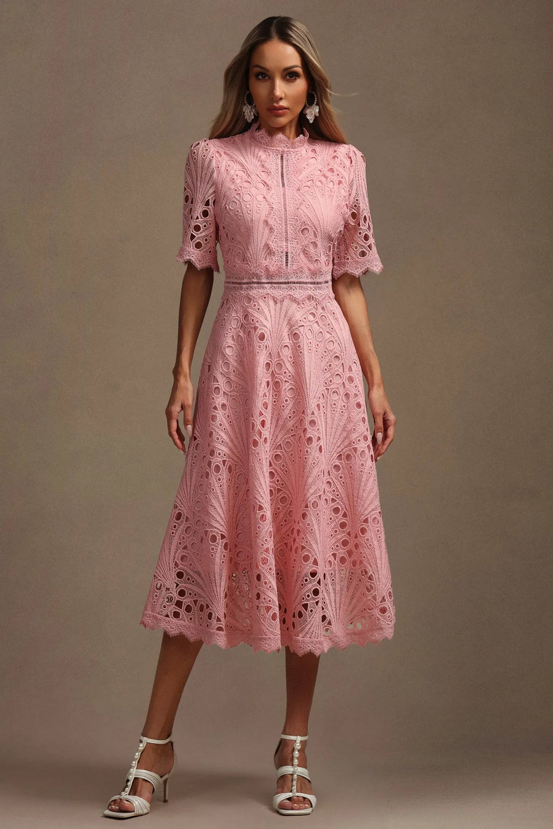 Vorelle - Vestido Informal de Manga Corta con Bordado Floral