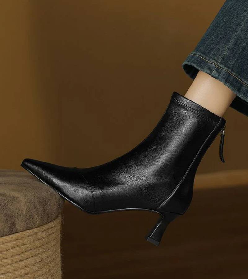 Sanduni - Botines de Cuero Con Tacón Medio