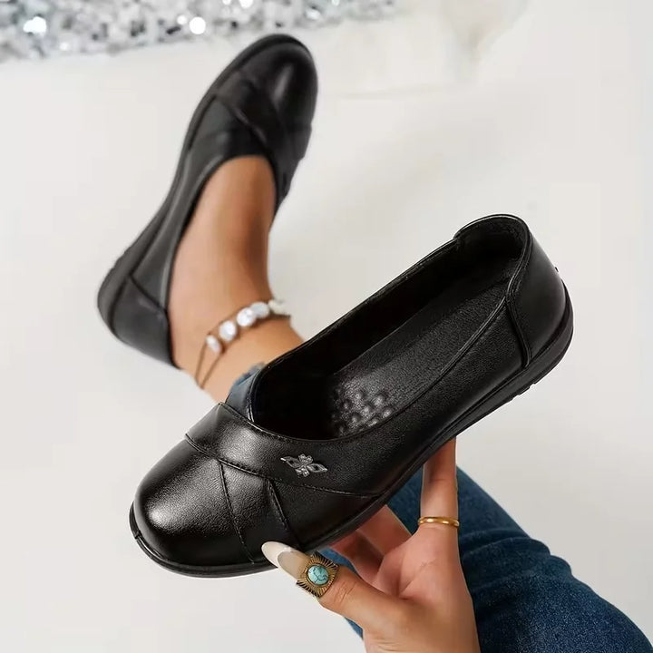 Kinerah - Zapatos Ortopédicos de Cuero Con Emblema Metálico