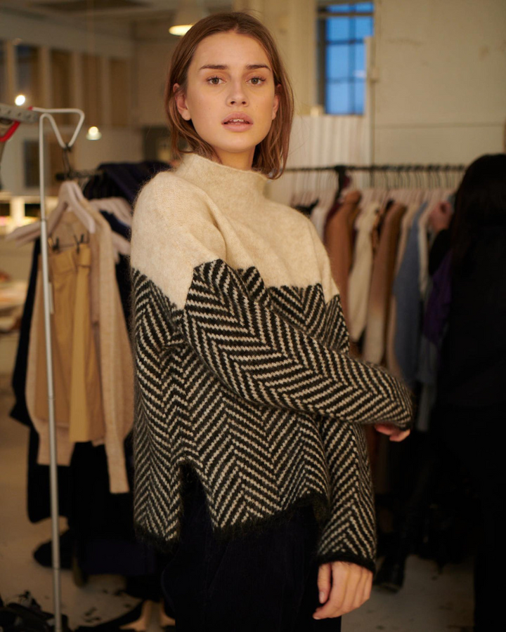 Dietlind – Jersey de Cuello Alto