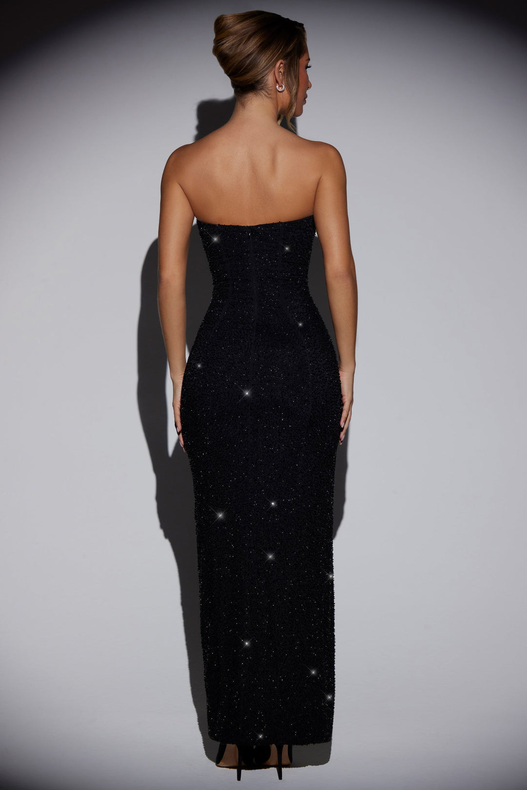 Melinia - Vestido Largo Con Constelación De Perlas