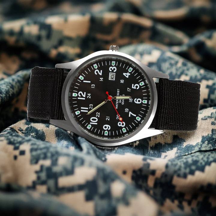 Reloj de pulsera informal inspirado en el militar
