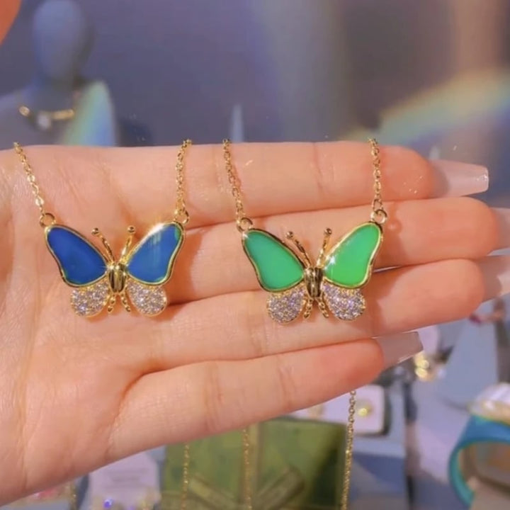 Celestafly - Collar con Mariposa Que Cambia de Color