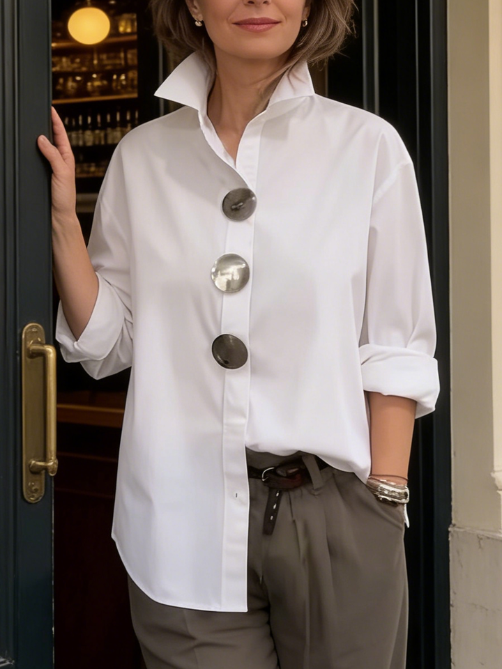 Lyyn - Blusa de Cuello Alto con Botones llamativos