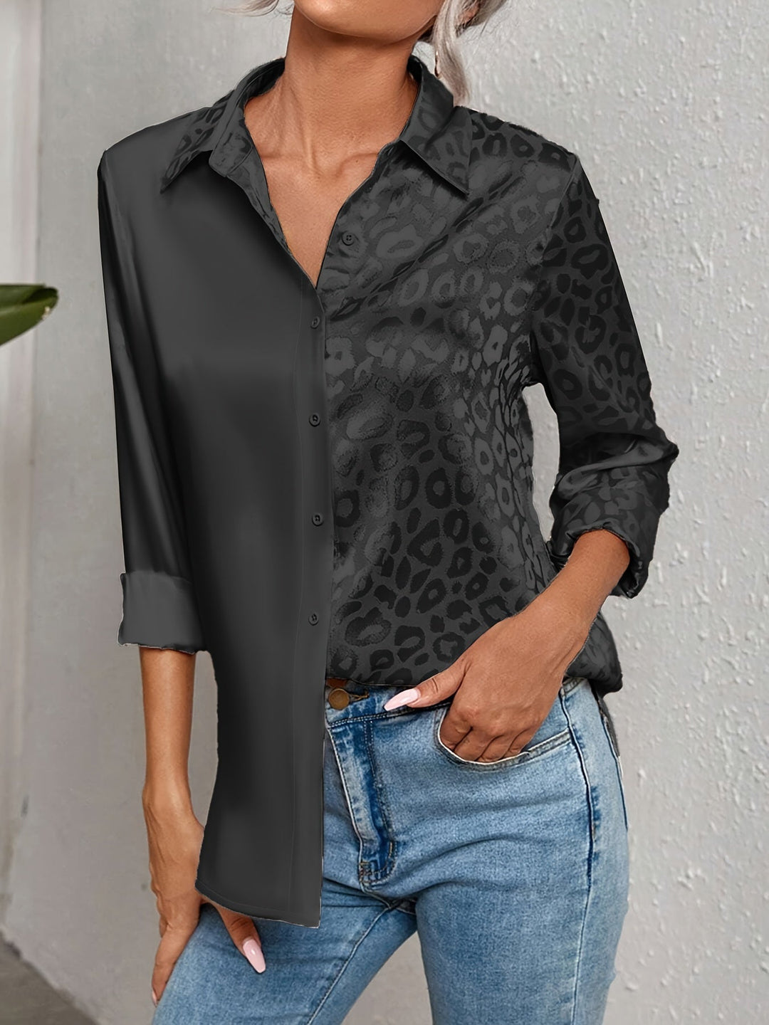Gwendolyn - Camisa Abotonada De Satén Bicolor Con Estampado De Leopardo En Jacquard