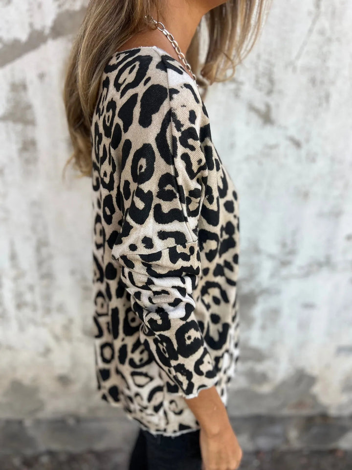 Swantje - Blusa Redonda con Cuello y Estampado de Leopardo