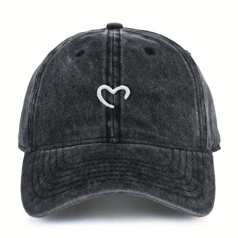 Marlia - Gorra Bordada Con Corazón Cosido