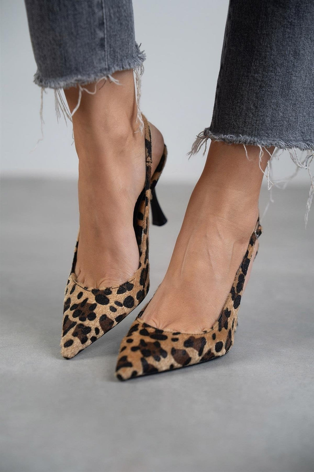 Ania - Zapatos De Tacón Con Punta Afilada y Estampado De Leopardo