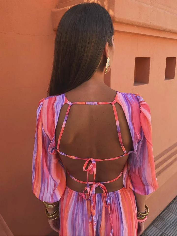 Paloma - Elegante Vestido Con Escote