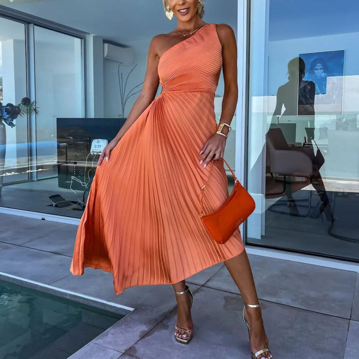 Breena - Elegante Vestido Largo Con Un Hombro Al Aire Y Plisado