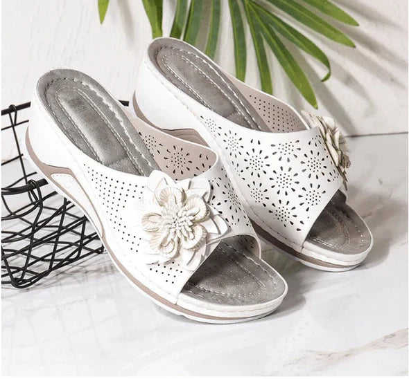 Pieterse - Sandalias ortopédicas con cuña y recortes florales