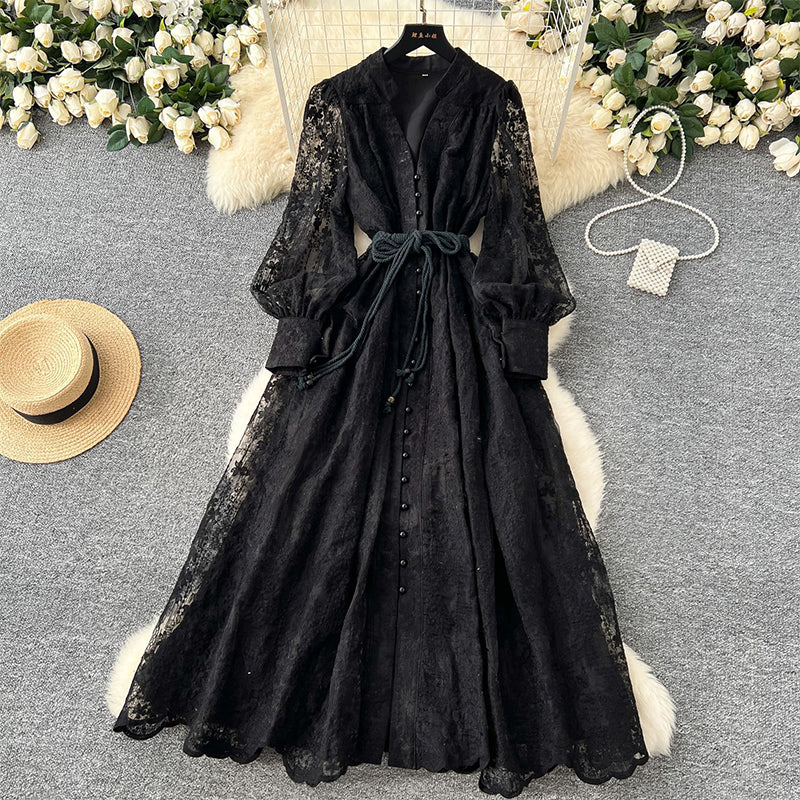 Roslyn - Vestido Largo Con Bordados Y Mangas Largas Abullonadas